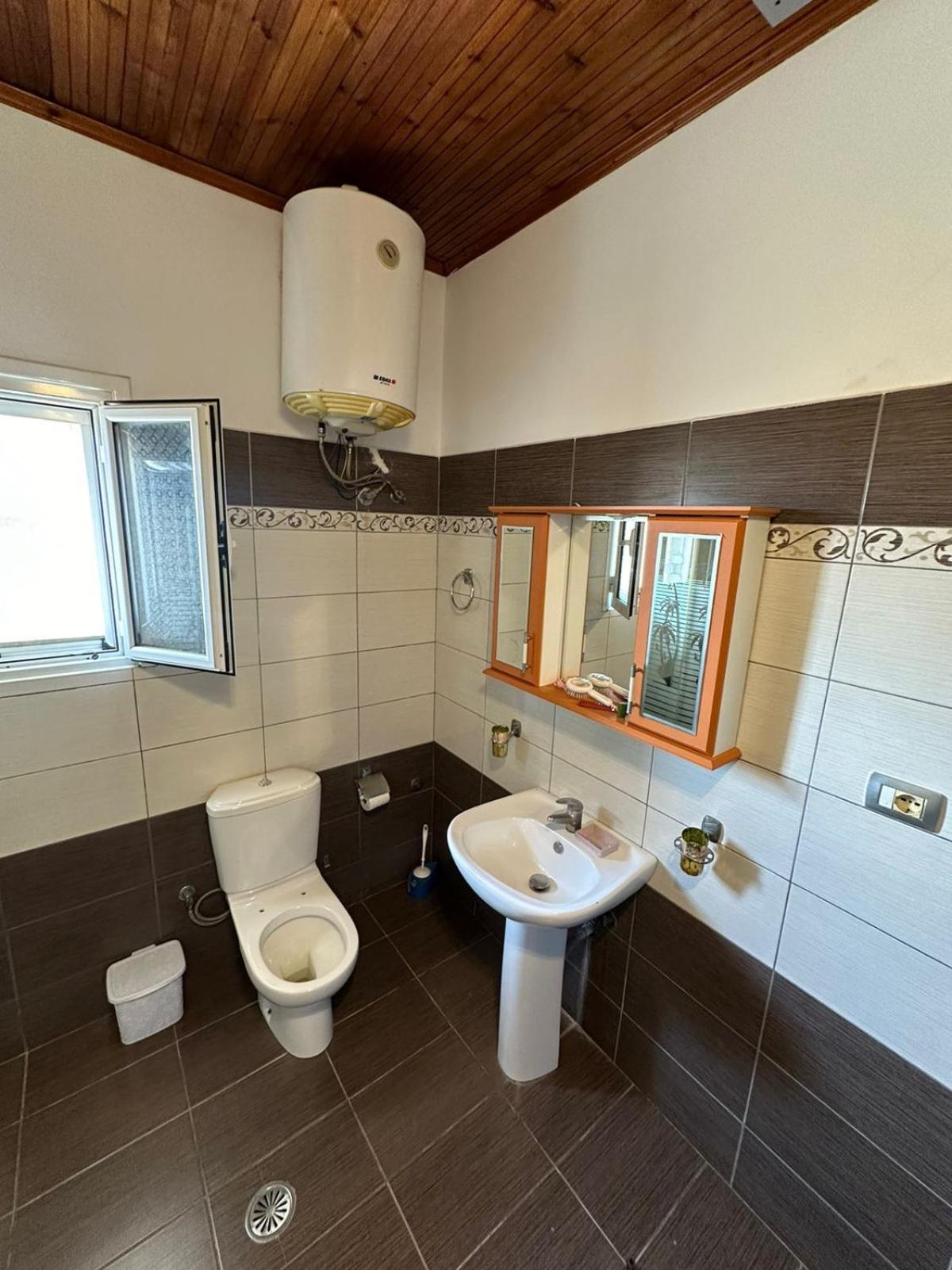 Apartments Berti Sarandë Eksteriør billede