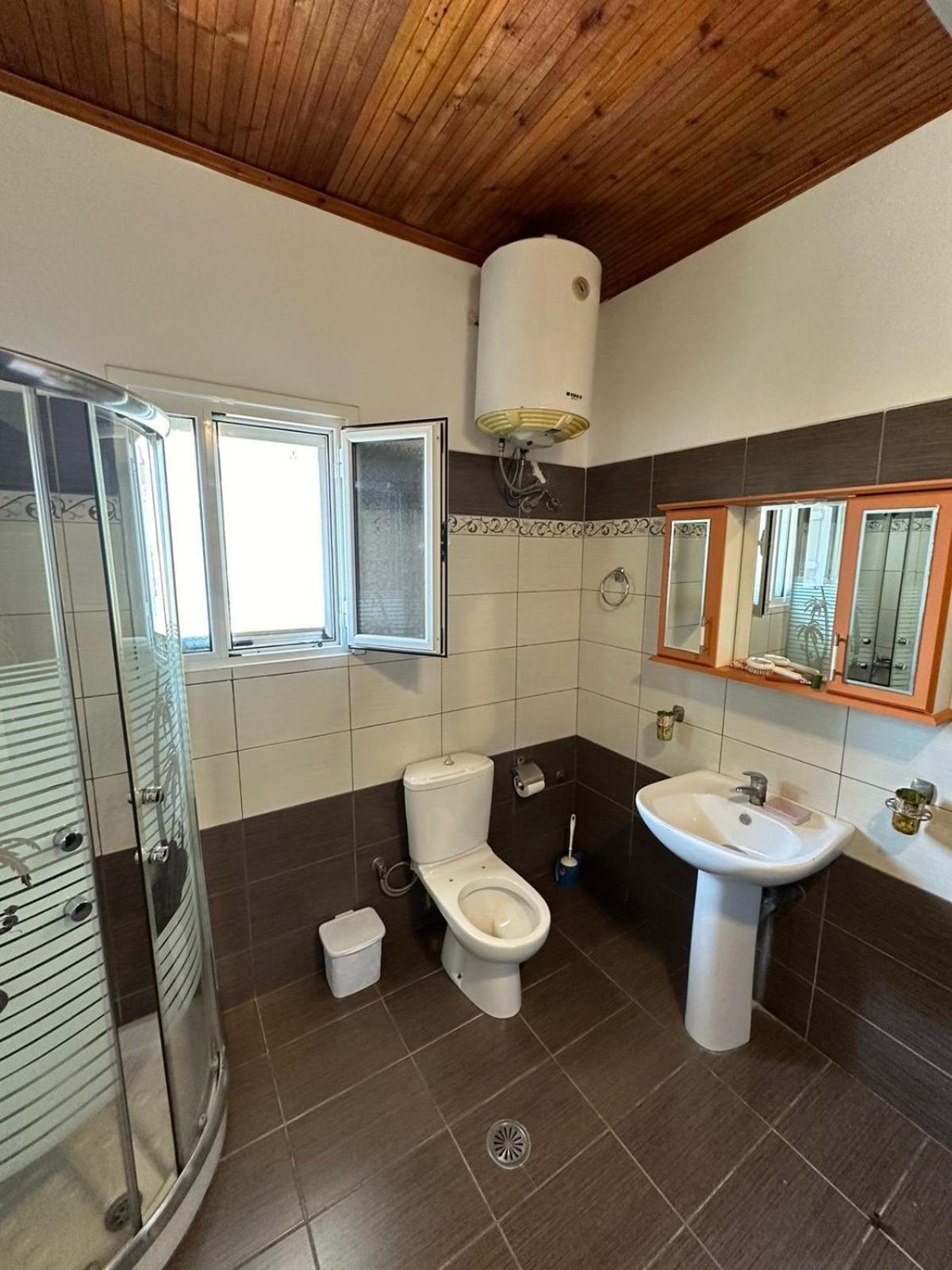 Apartments Berti Sarandë Eksteriør billede